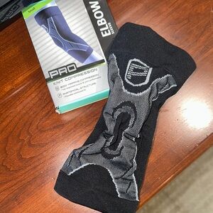 NWT - P-Tex Elbow Sleeve Knit Compression